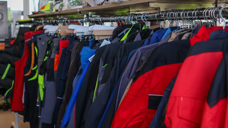 munkavédelmi mellények, kabátok és nadrágok